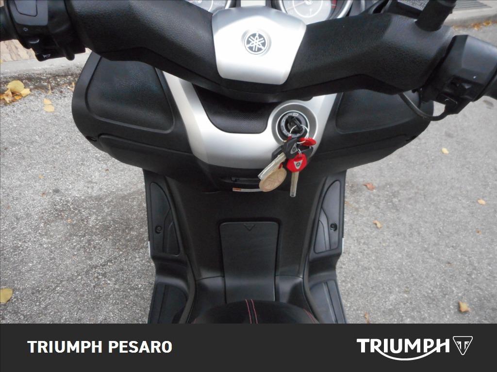 YAMAHA X-Max 250 